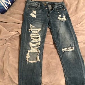 AEO Distressed Tomgirl Jeans